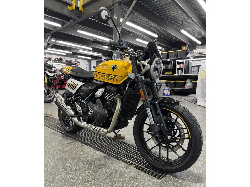 2027 Triumph TRACKER 400 JAUNE