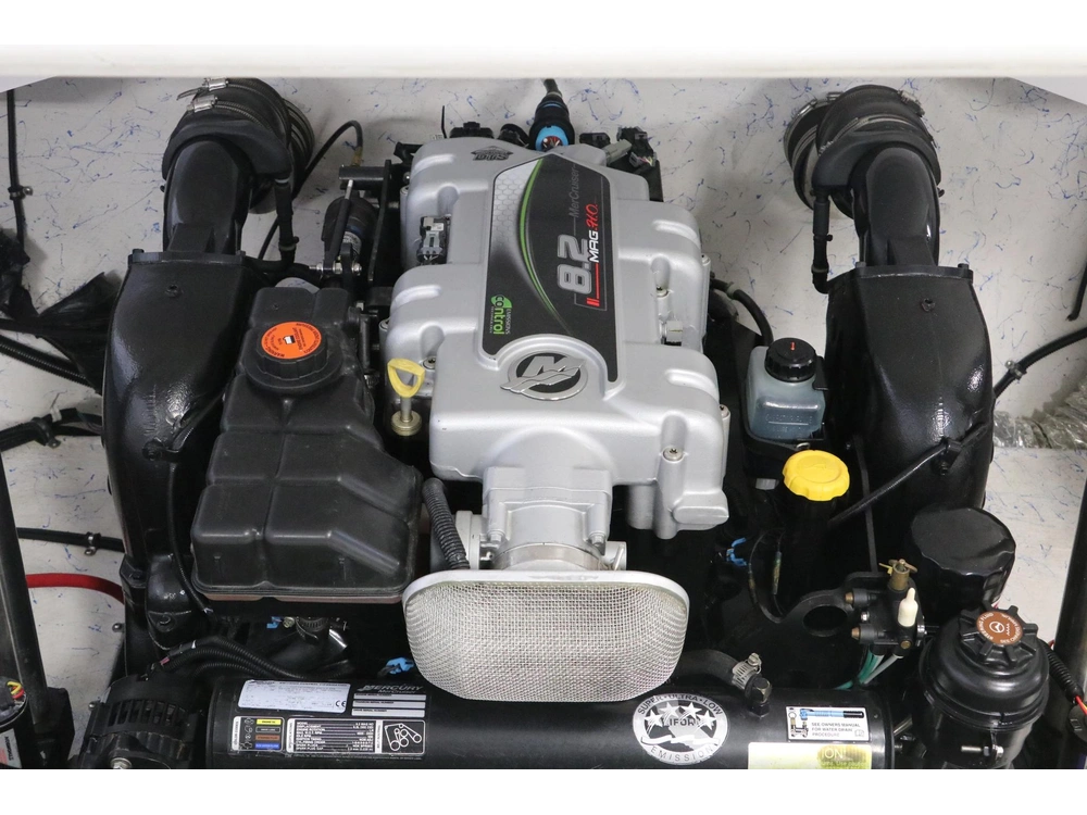 2013 Checkmate Convincor 260 alt