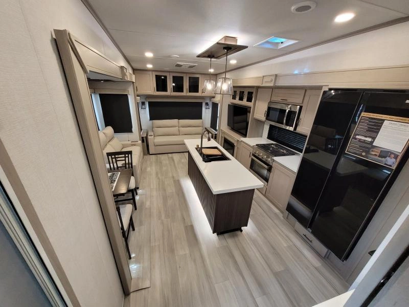 Grand Design Influence 3503gk 2024 alt