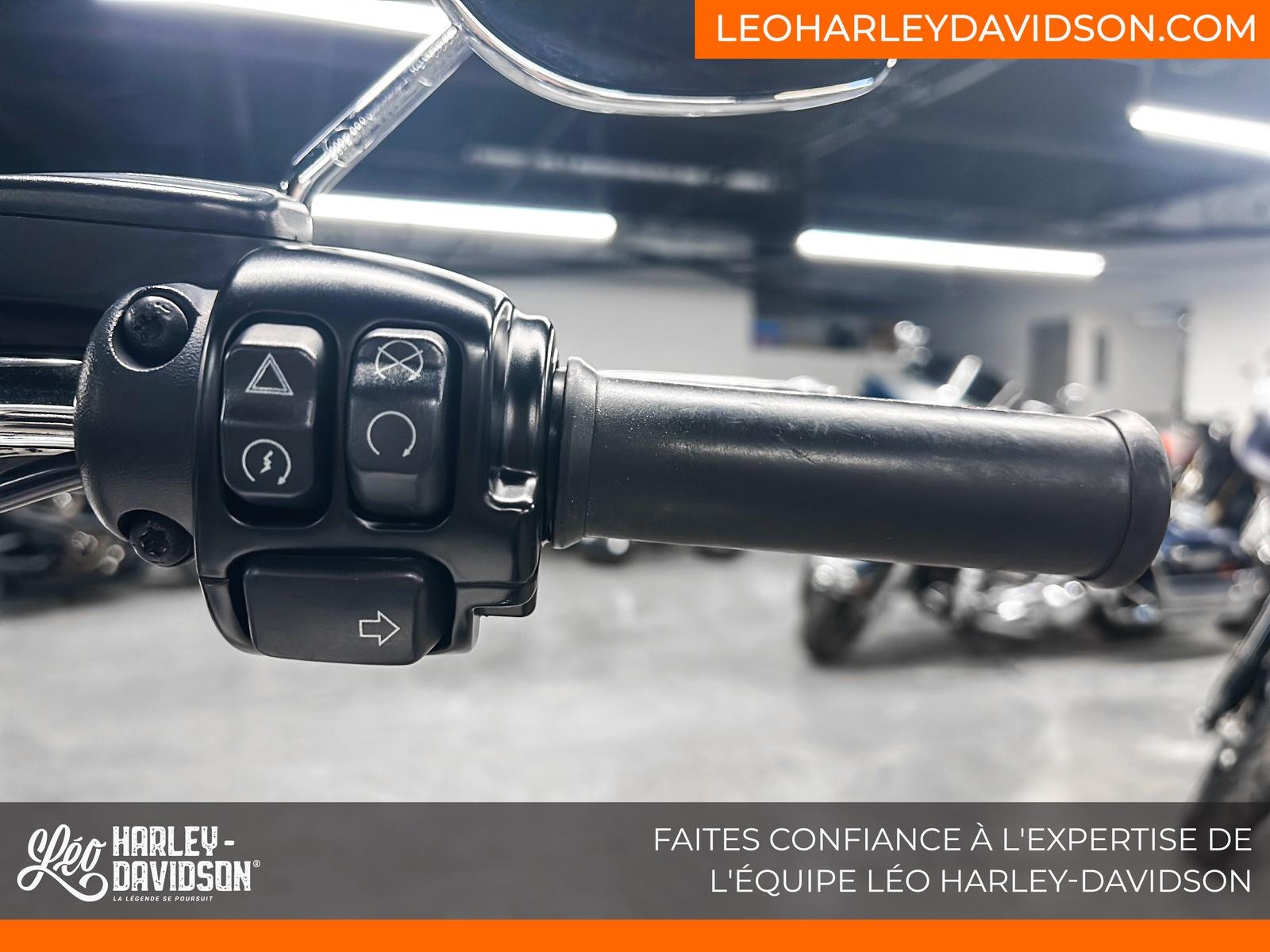 2018 Harley-Davidson FLDE Softail Deluxe thumbnail 15