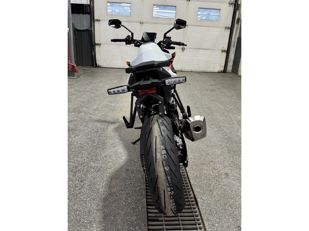 2027 Ktm 990 Duke alt