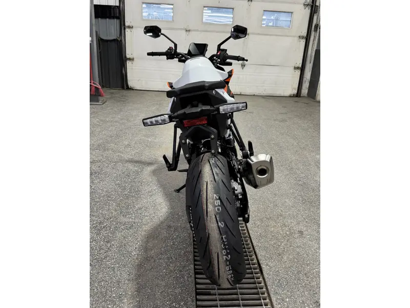 KTM 990 DUKE 2027