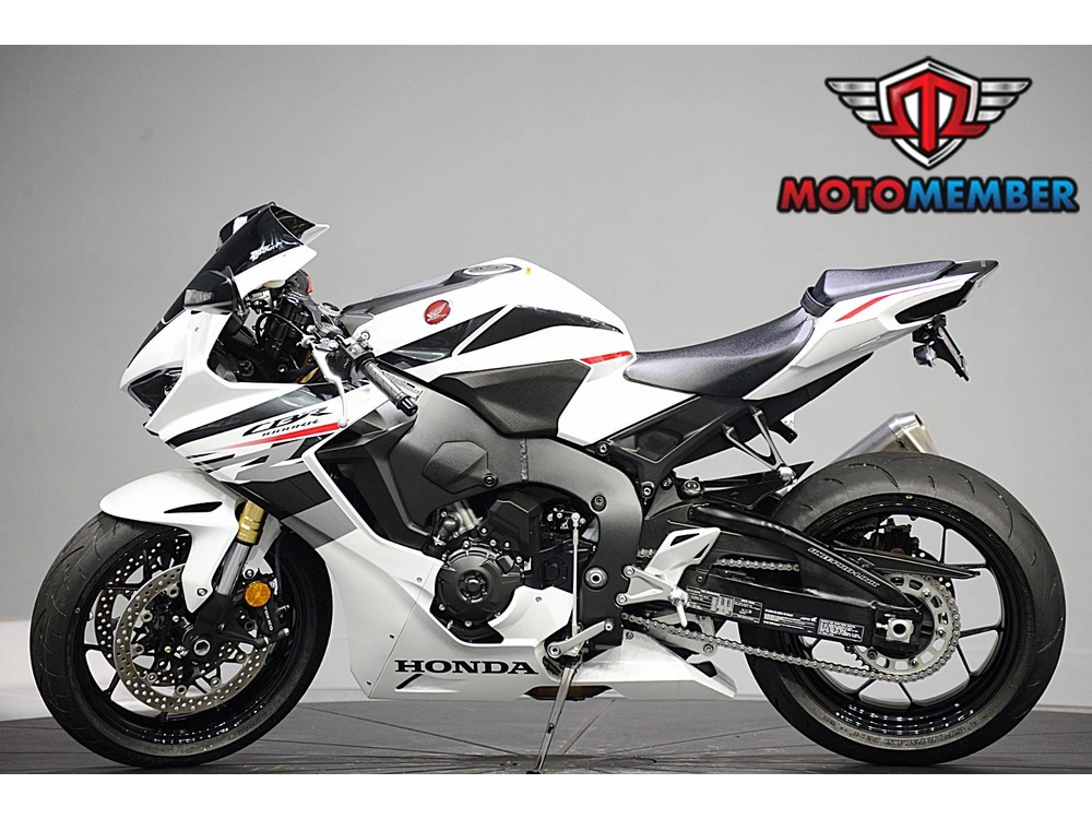2025 Honda Cbr1000rr alt