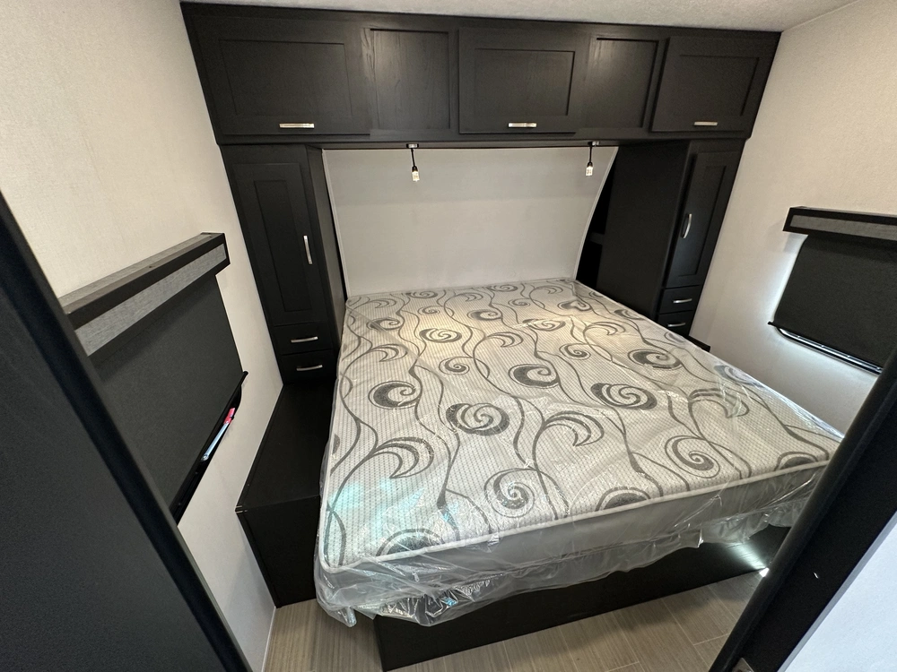 2024 Coachmen Adrenaline 27kb alt