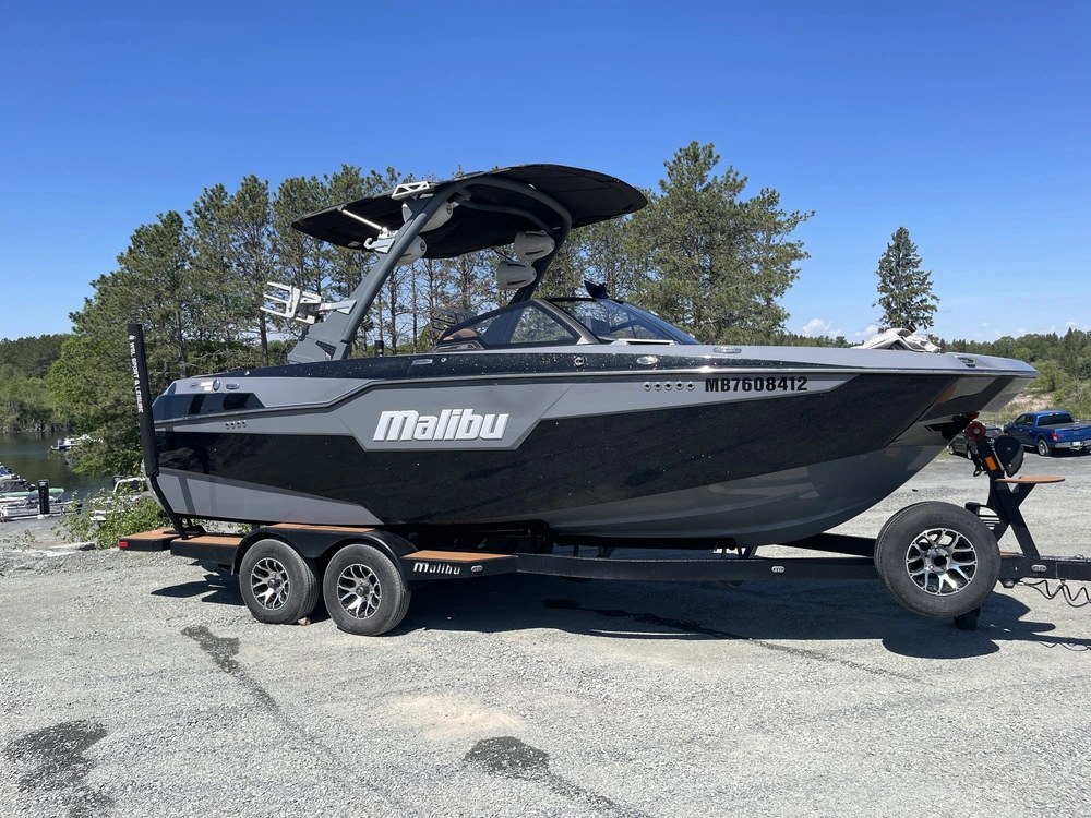 2021 Malibu M220 alt