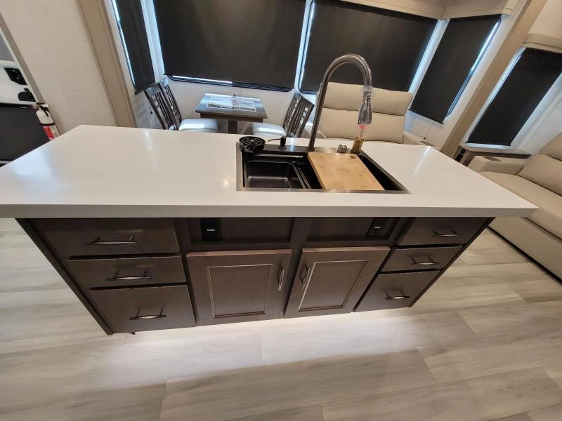 Grand Design Influence 3503gk 2024 alt
