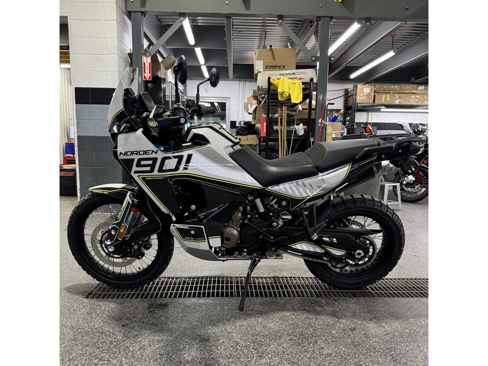 2025 Husqvarna Norden 901 alt