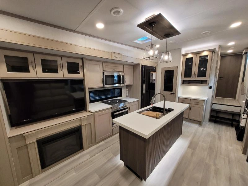 Grand Design Influence 3503gk 2024 alt