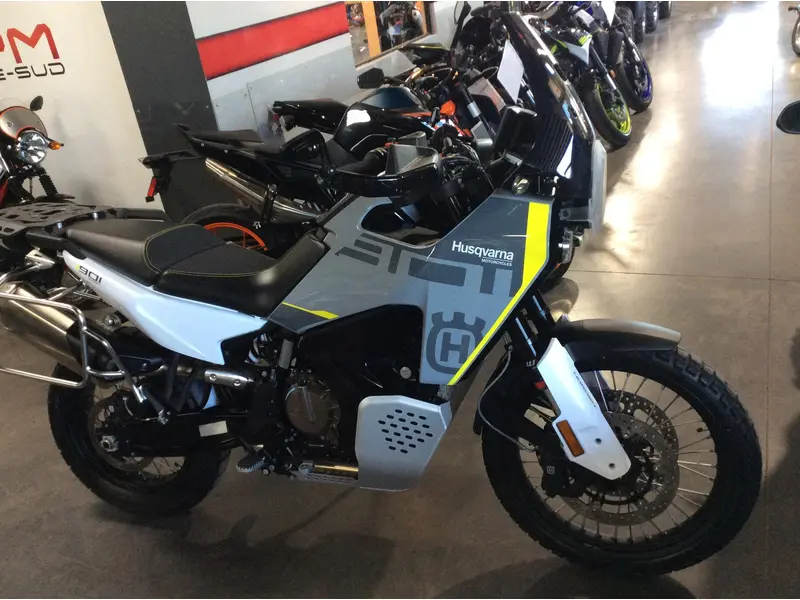 2024 HUSQVARNA NORDEN 901