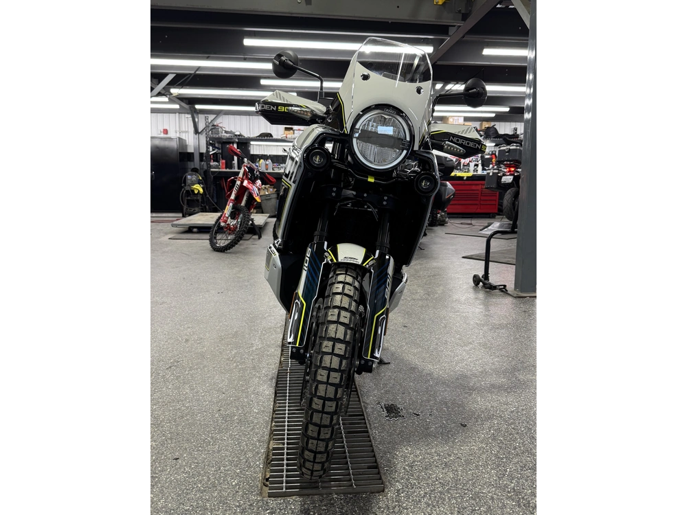 2025 Husqvarna Norden 901 alt