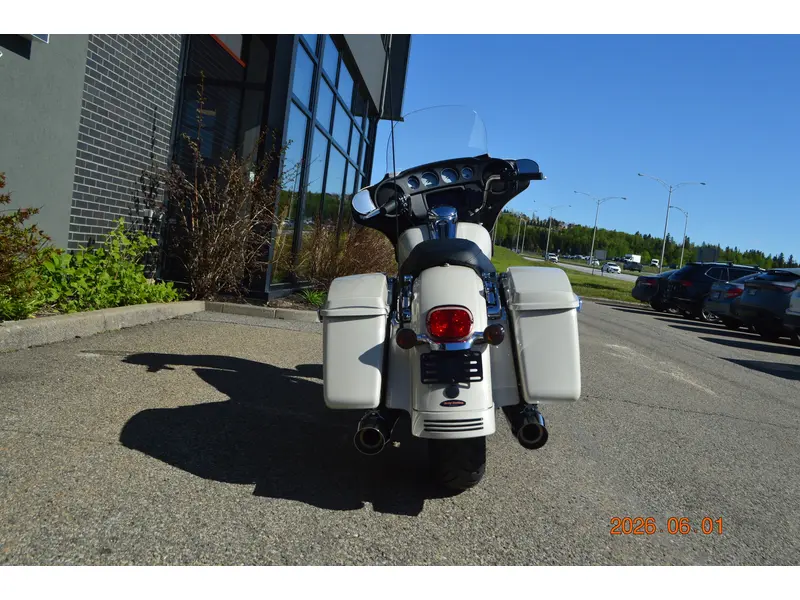 2022 Harley-Davidson FLHX