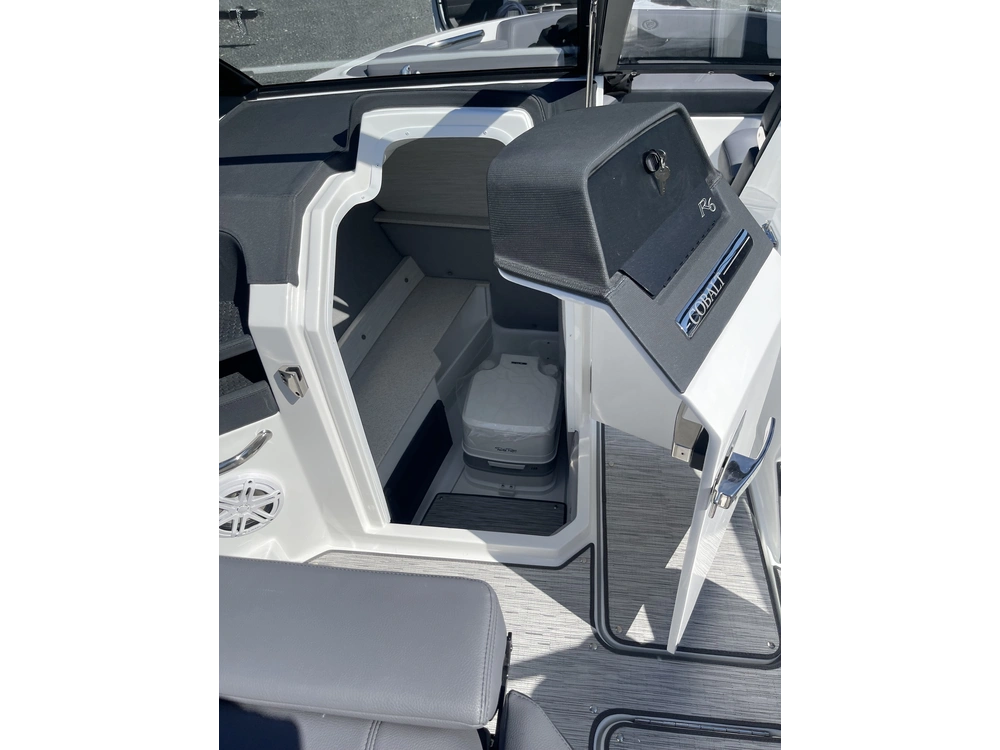 2026 Cobalt Boats R6 alt