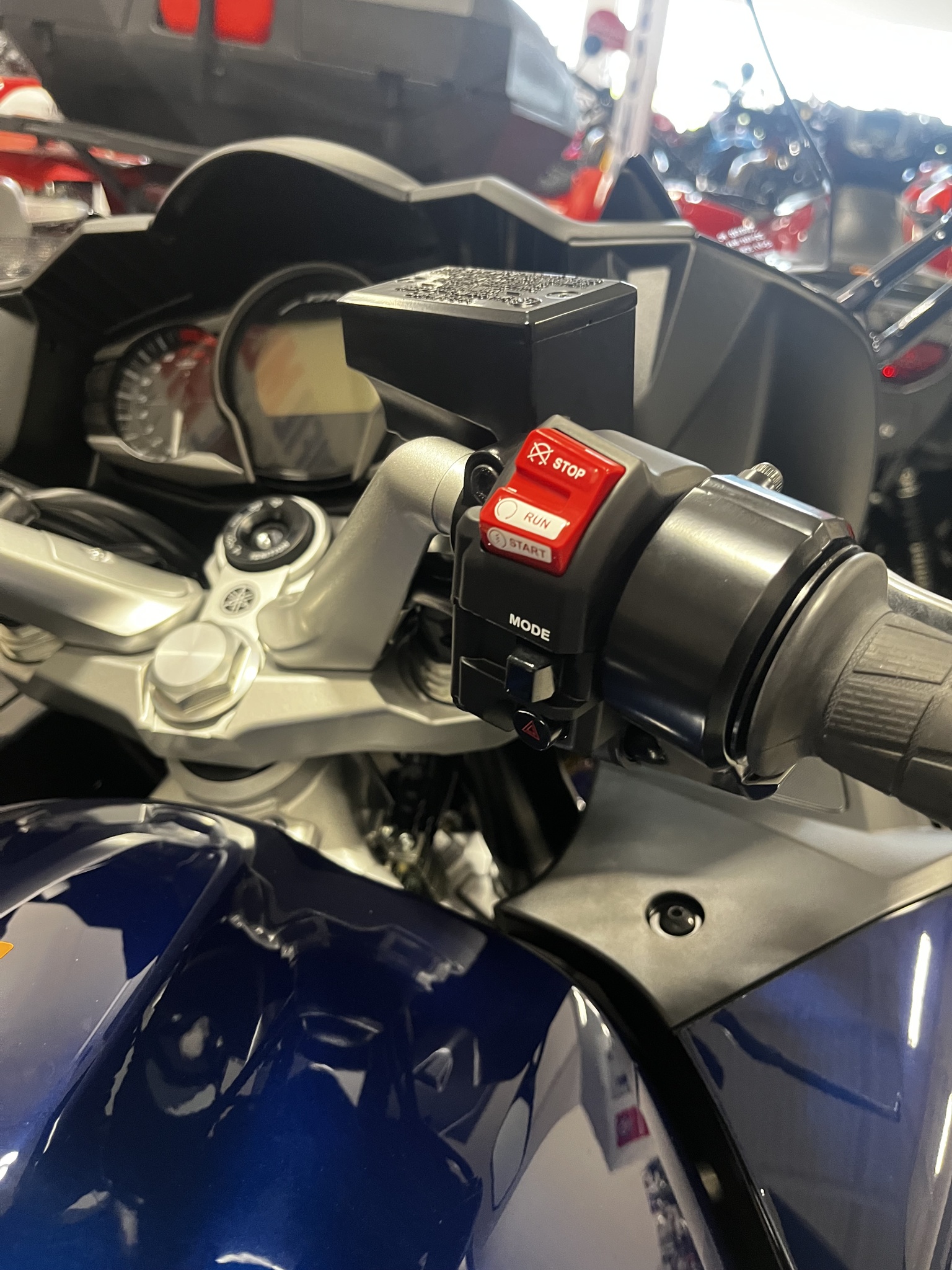 2026 Yamaha FJR 1300 FJR1300 ES thumbnail 8