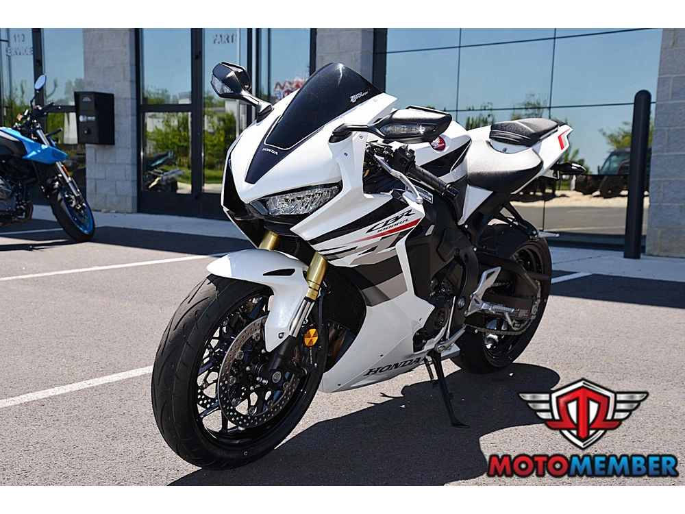 2025 Honda Cbr1000rr alt