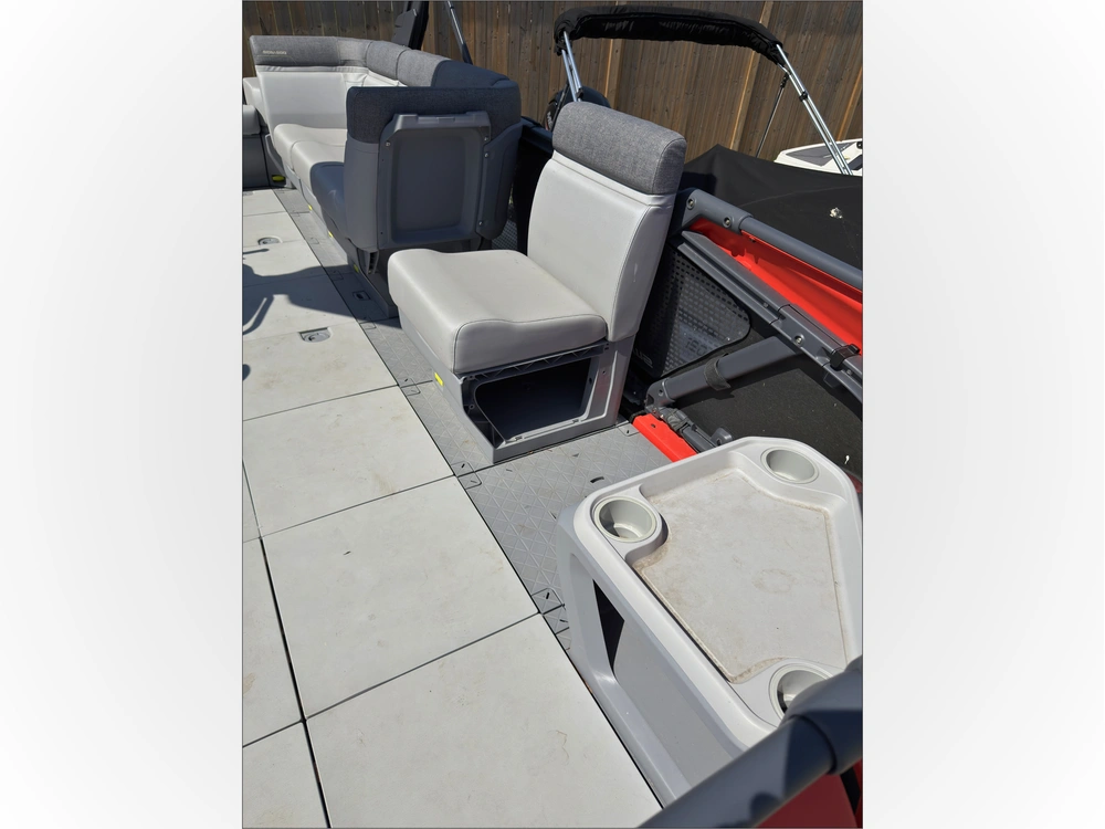 2024 Sea-doo Switch alt