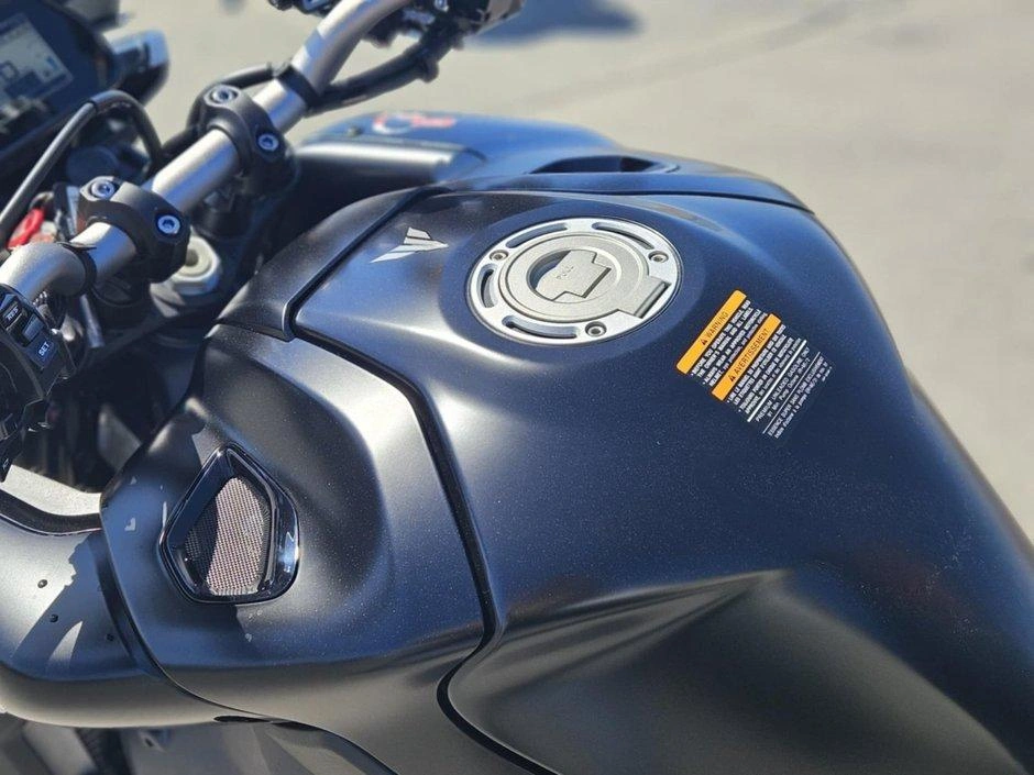 2025 Yamaha Mt-10 alt