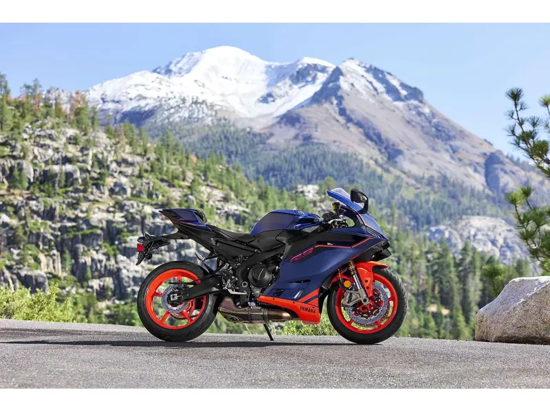 2027 Yamaha YZF-R9 PRE-COMMANDE