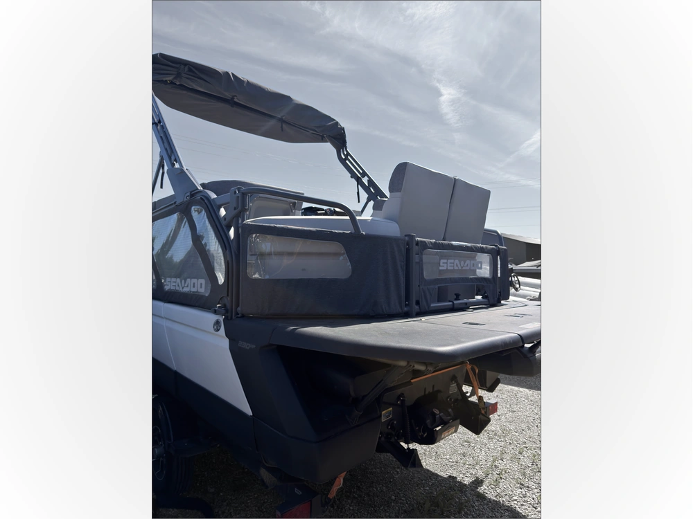 2024 Sea-doo Switch alt