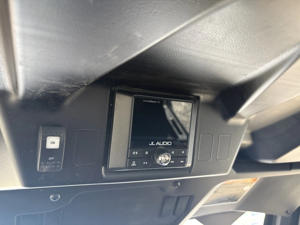 2024 Can-am Ssv Def Max Texcab 65 Hd10 Bk 24 Limited Hd10 alt