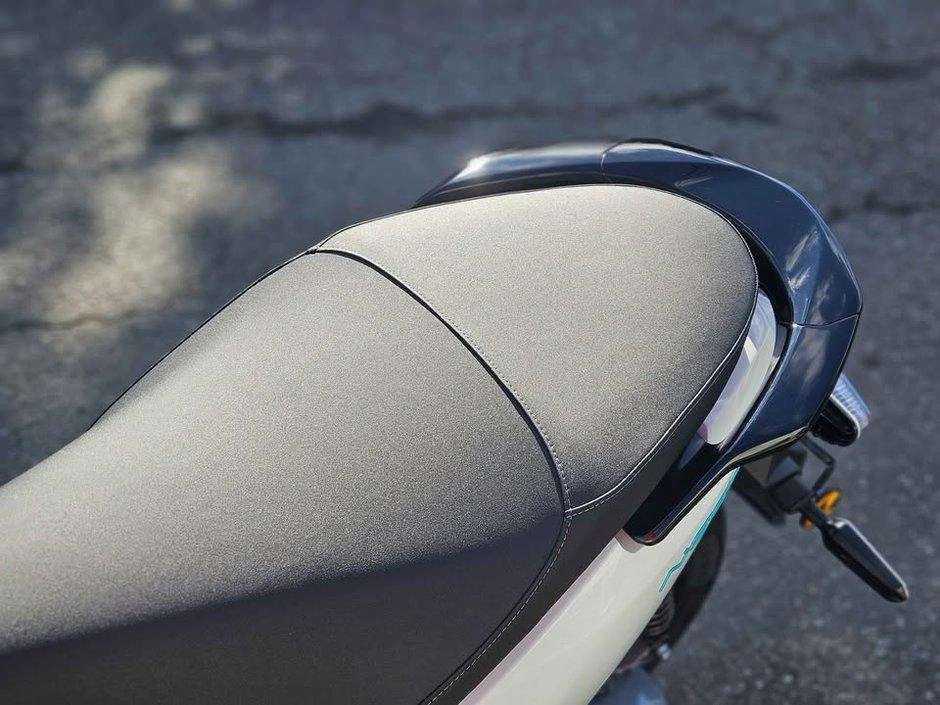 Yamaha Neo's Electrique 2025 alt
