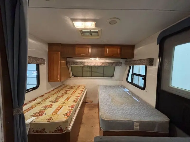 2002 Flagstaff Shamrock 25D