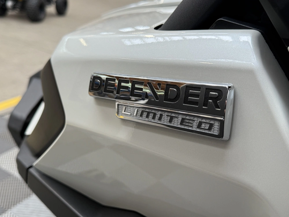 2026 Can-am Defender Limited Hd11 alt