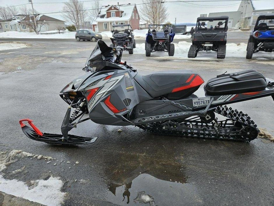 Arctic Cat Riot 2022 alt