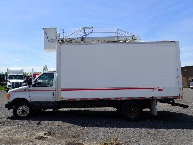 Ford E-450 2004