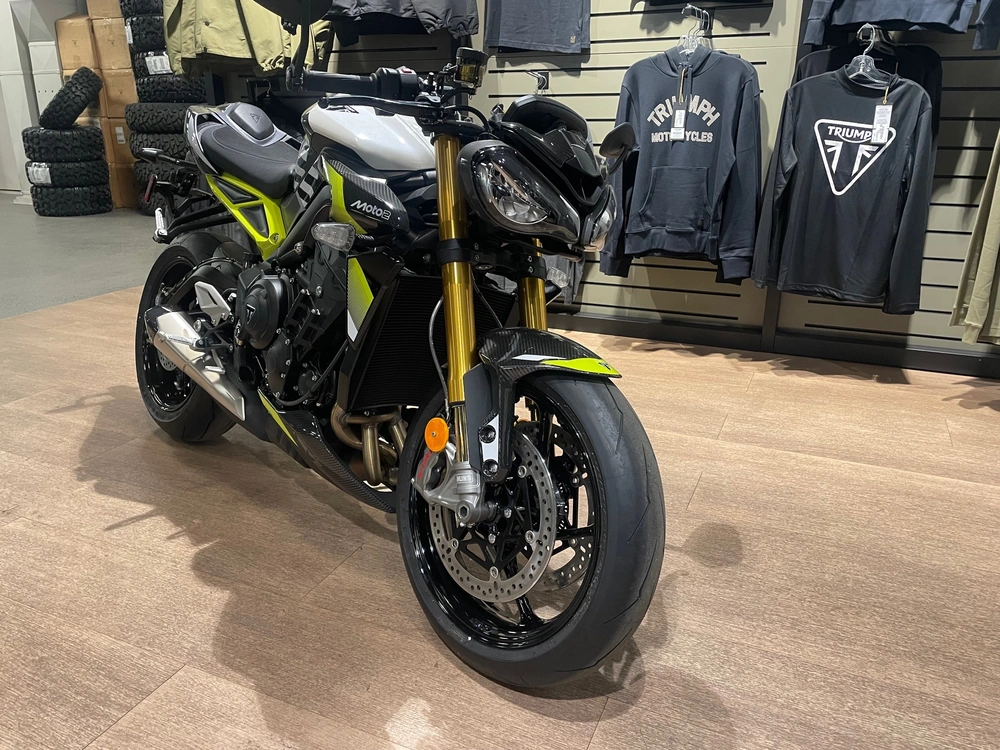 2026 Triumph Street Triple Moto 2 Edition - Grey/white alt