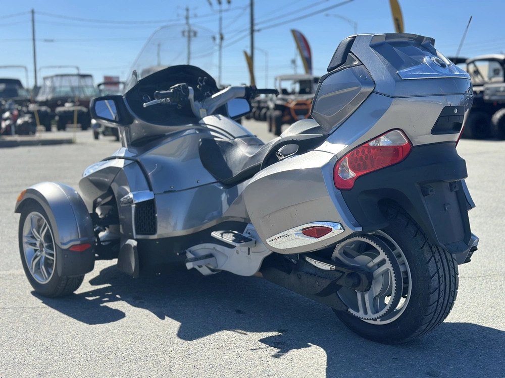 2011 Can-am Spyder Rts alt