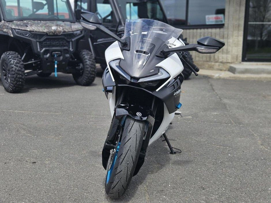 2026 Cfmoto 675 Ss alt