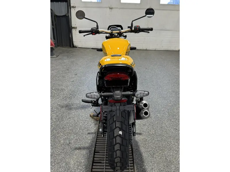 2027 Triumph TRACKER 400 JAUNE