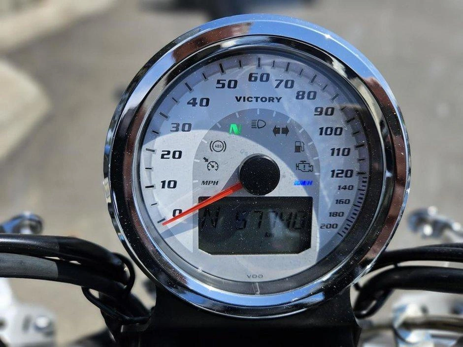 Victory Motorcycles Boardwalk 2013 alt
