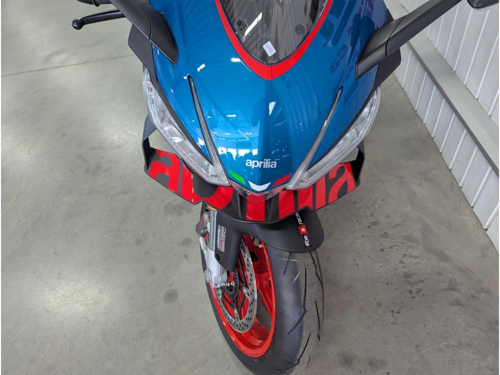 2027 Aprilia Rsv4 alt