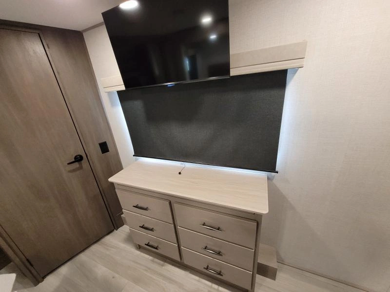 Grand Design Influence 3503gk 2024 alt