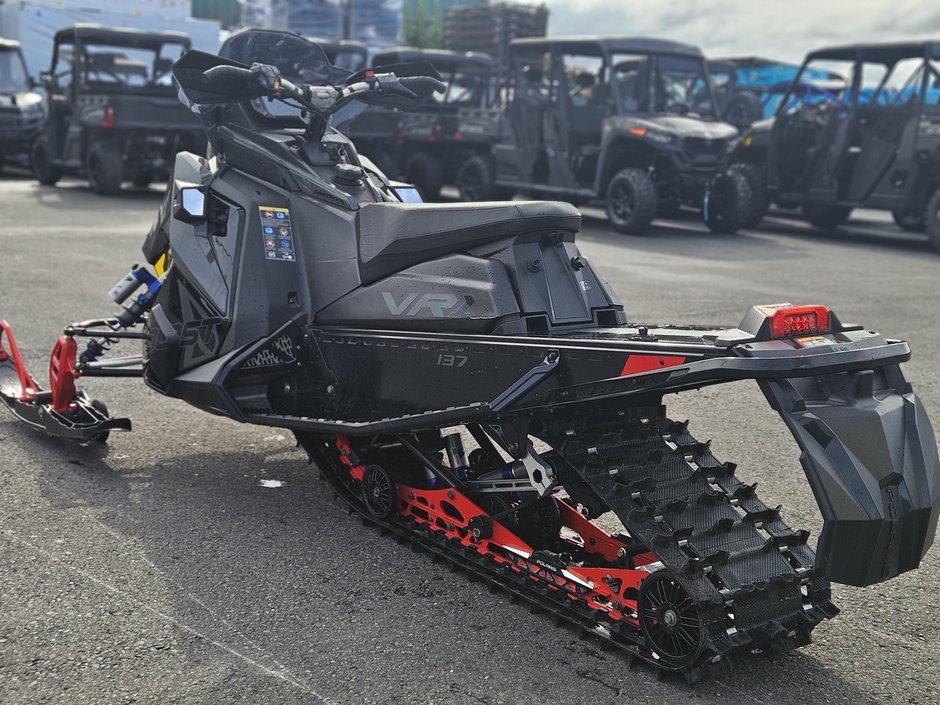 Polaris 850 Indy VR1 BOOST 137