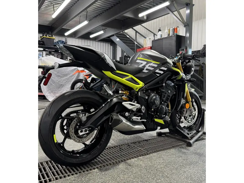 2026 Triumph STREET TRIPLE 765 MO