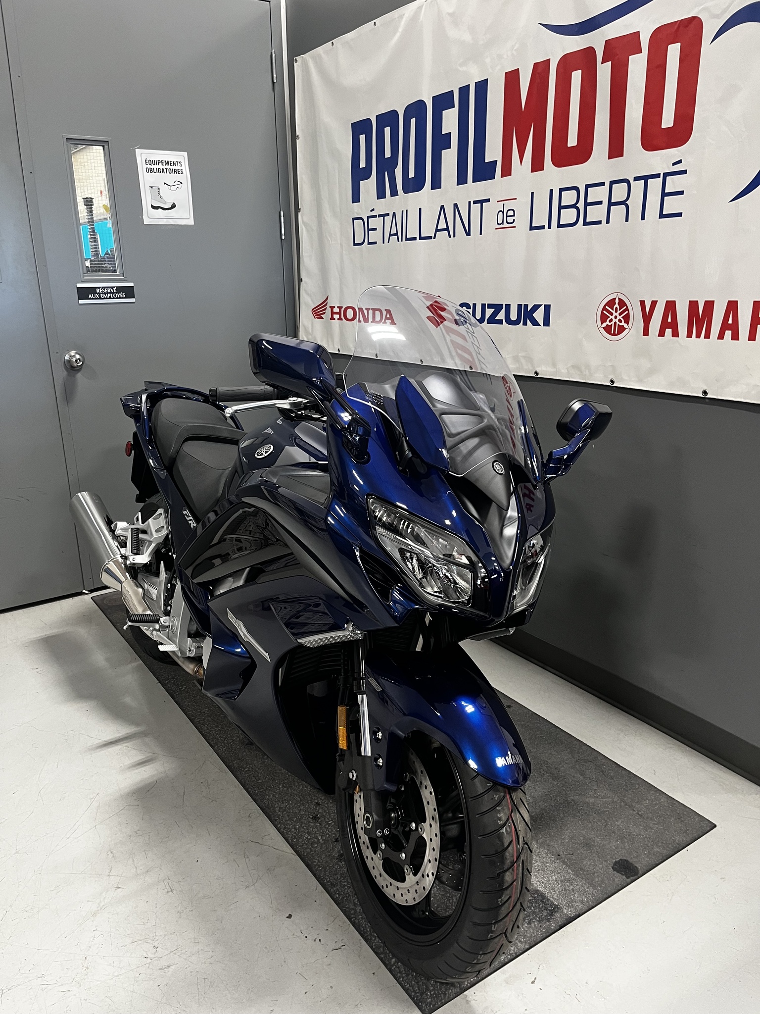 2026 Yamaha FJR 1300 FJR1300 ES thumbnail 3