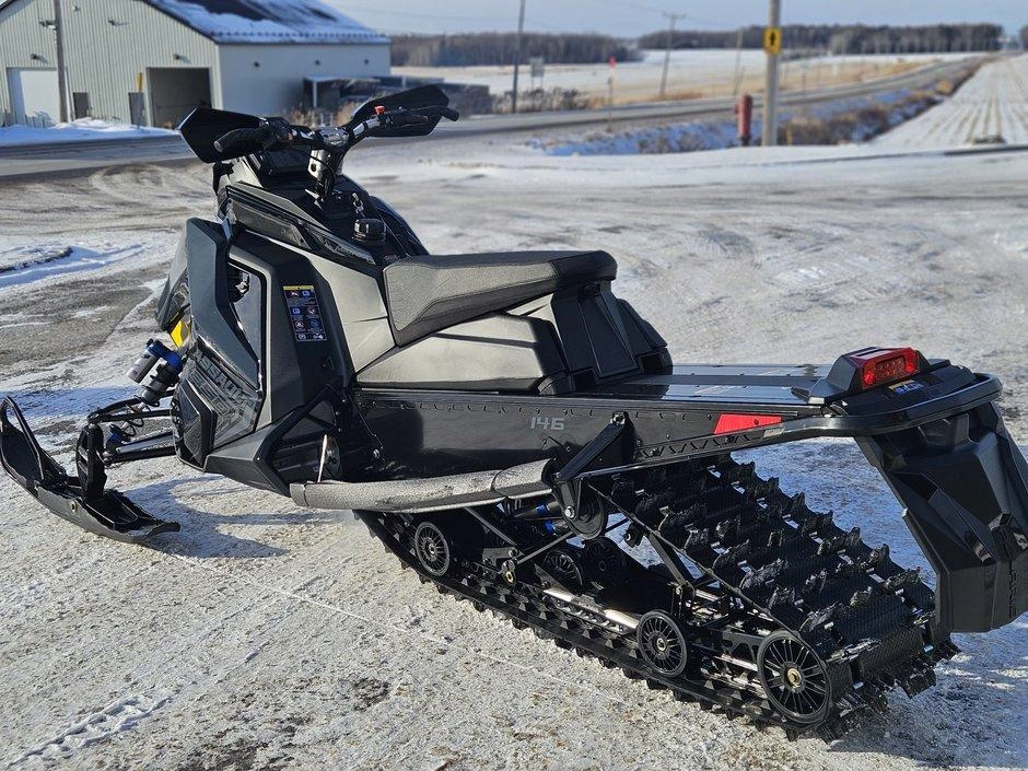 Polaris 850 Switchback Assault 144 E/s 2026 alt