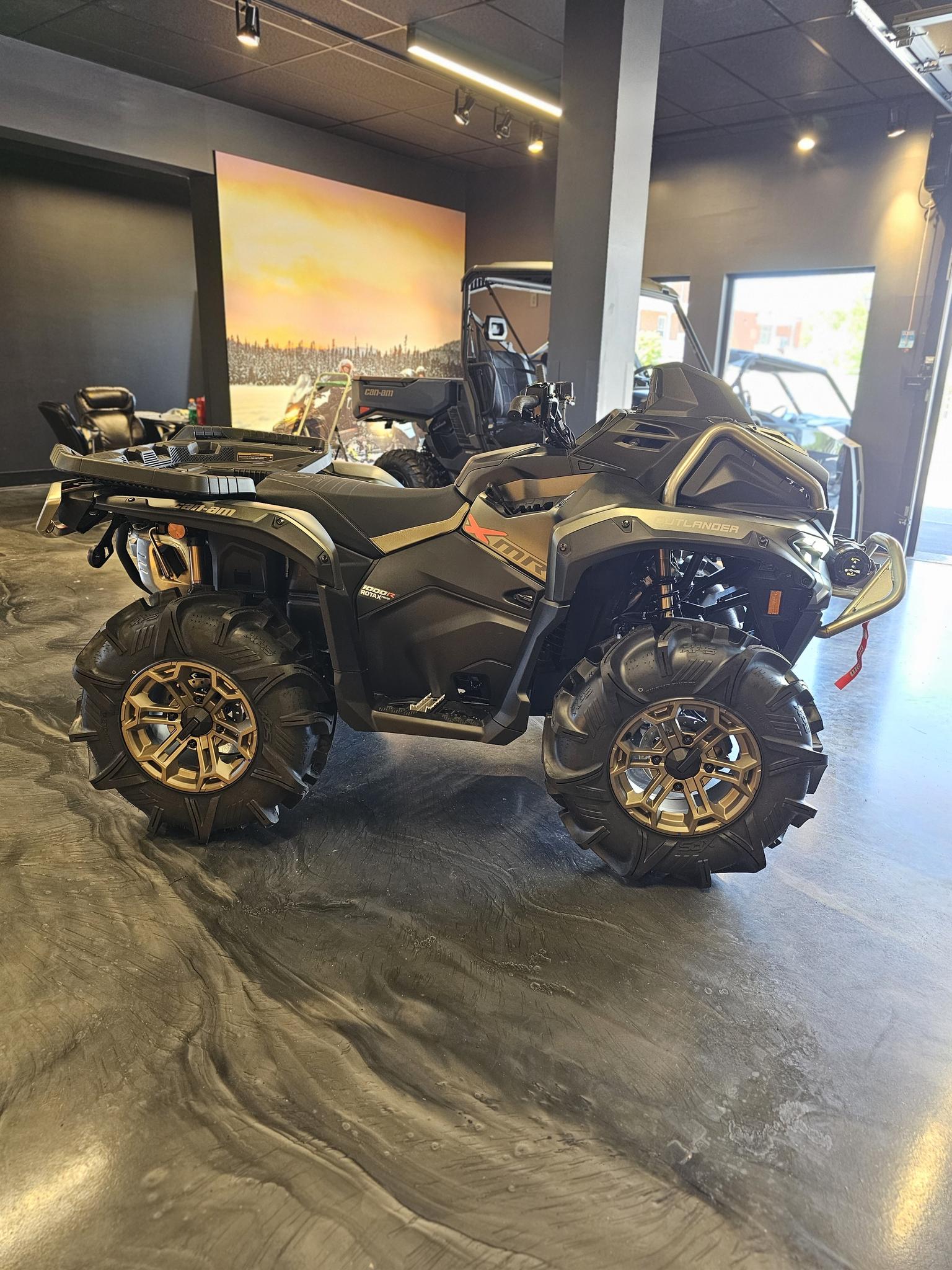 2026 Can-Am OUTLANDER XMR 1000R thumbnail 3