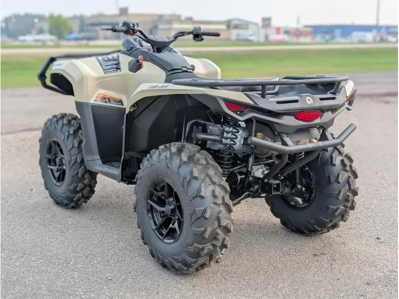 Can-Am Outlander Pro XU HD7 - Desert Tan 2026