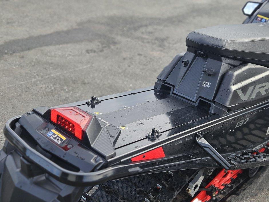 Polaris 850 Indy VR1 BOOST 137
