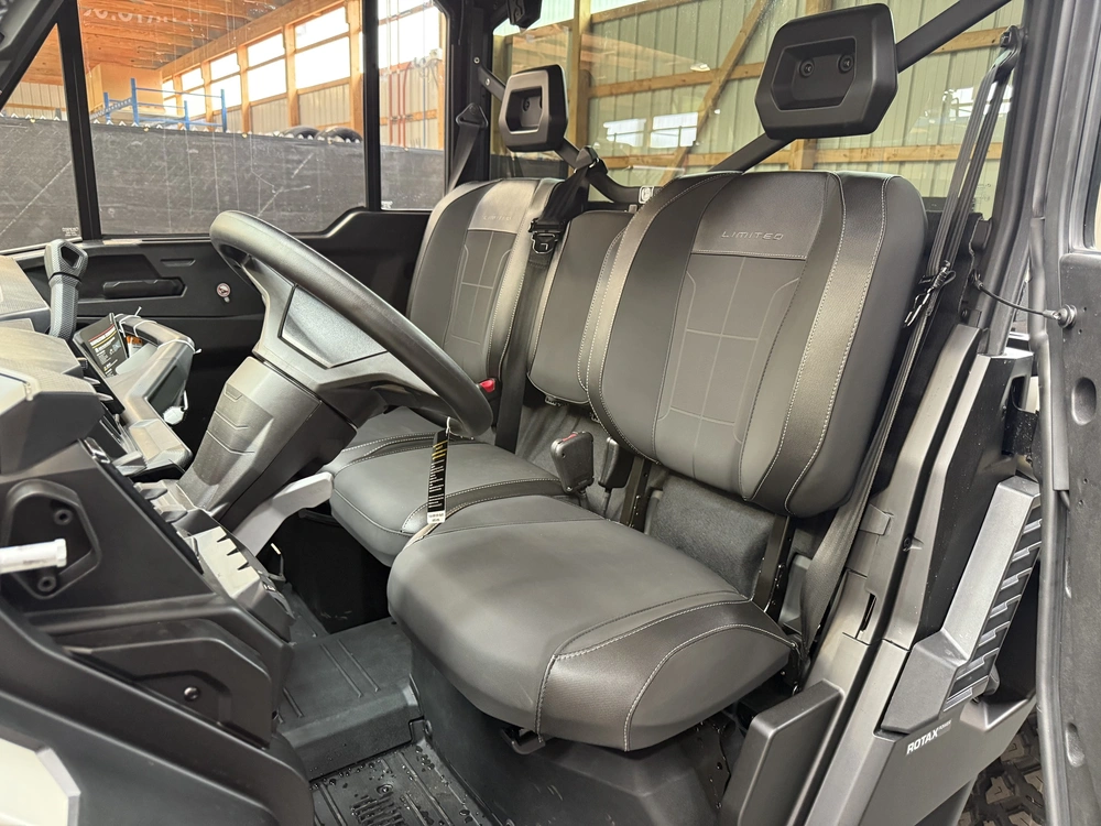 2026 Can-am Defender Limited Hd11 alt