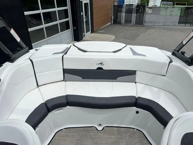 Monterey 224fs Bowrider 2023 alt