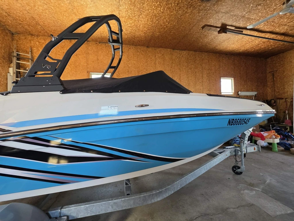Bayliner Vr5 2022 alt