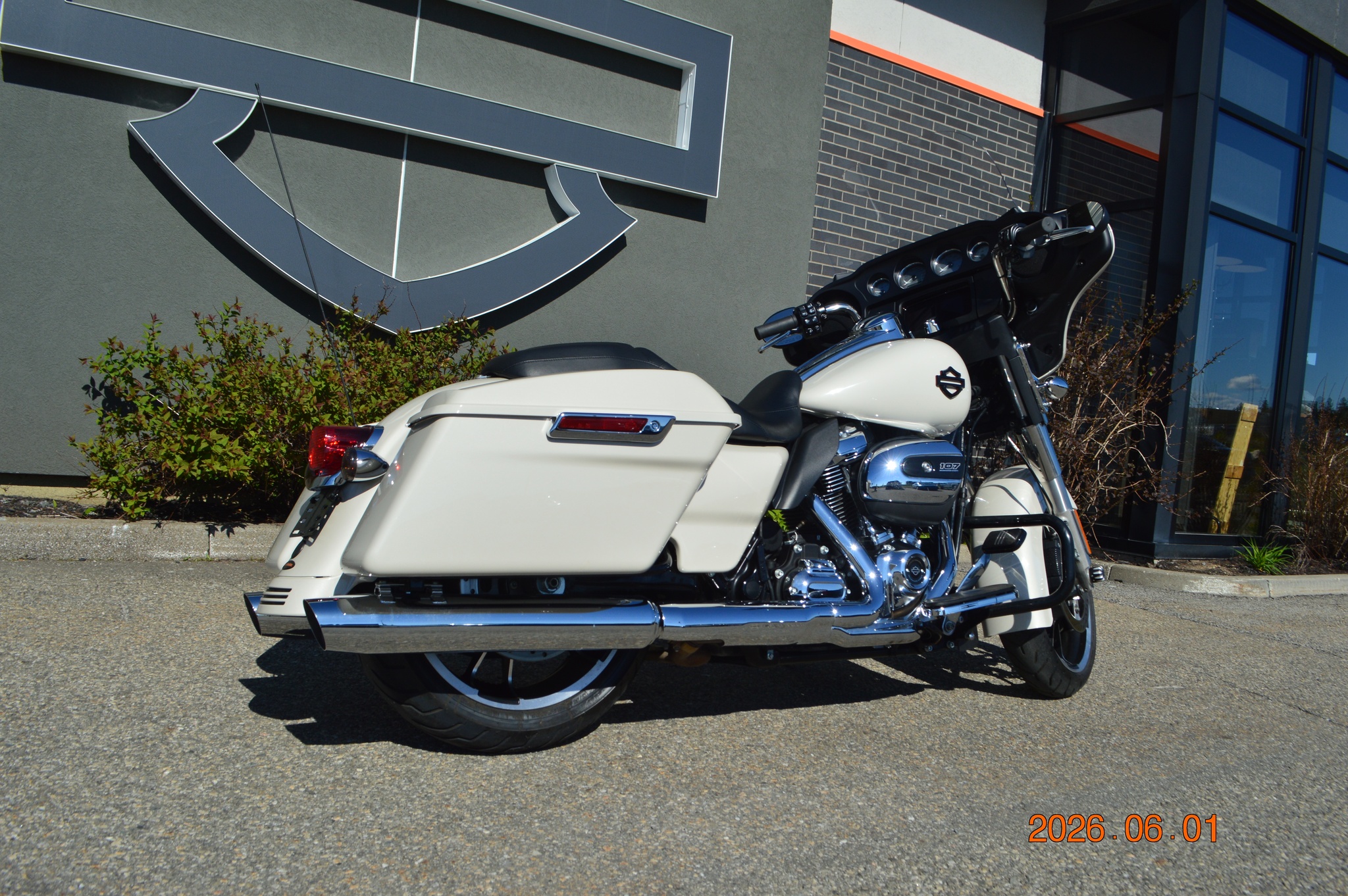 2022 Harley-Davidson FLHX thumbnail 3