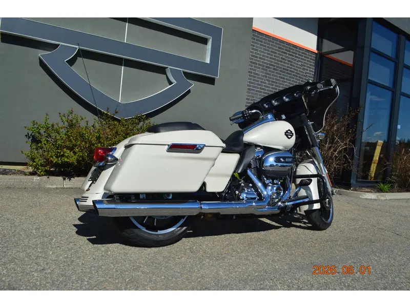 2022 Harley-Davidson FLHX