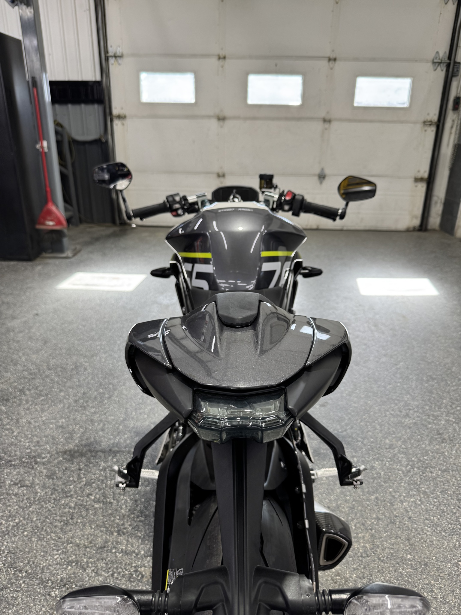 2026 Triumph STREET TRIPLE 765 MO thumbnail 4