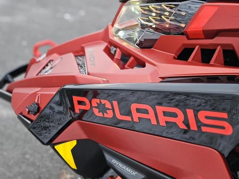 Polaris PATRIOT BOOST INDY VR1 137 DYNAMIX 2025