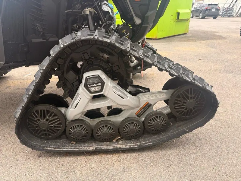 2025 Can-Am CHENILLES APACHE